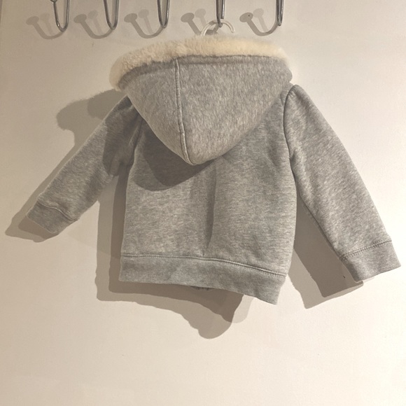 GAP Grey Sherpa Fleece Hoodie!!! 12-18 months… warm & cozy!!! - Picture 5 of 9